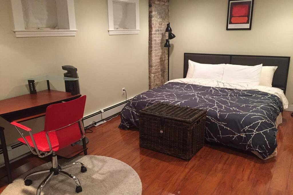 Parking - Private Entrance - King Beds Apartment Boston Exterior foto