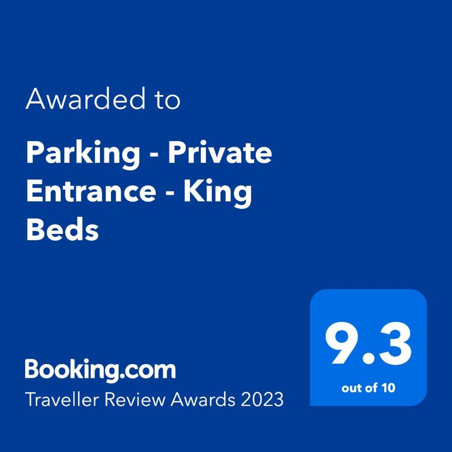 Parking - Private Entrance - King Beds Apartment Boston Exterior foto